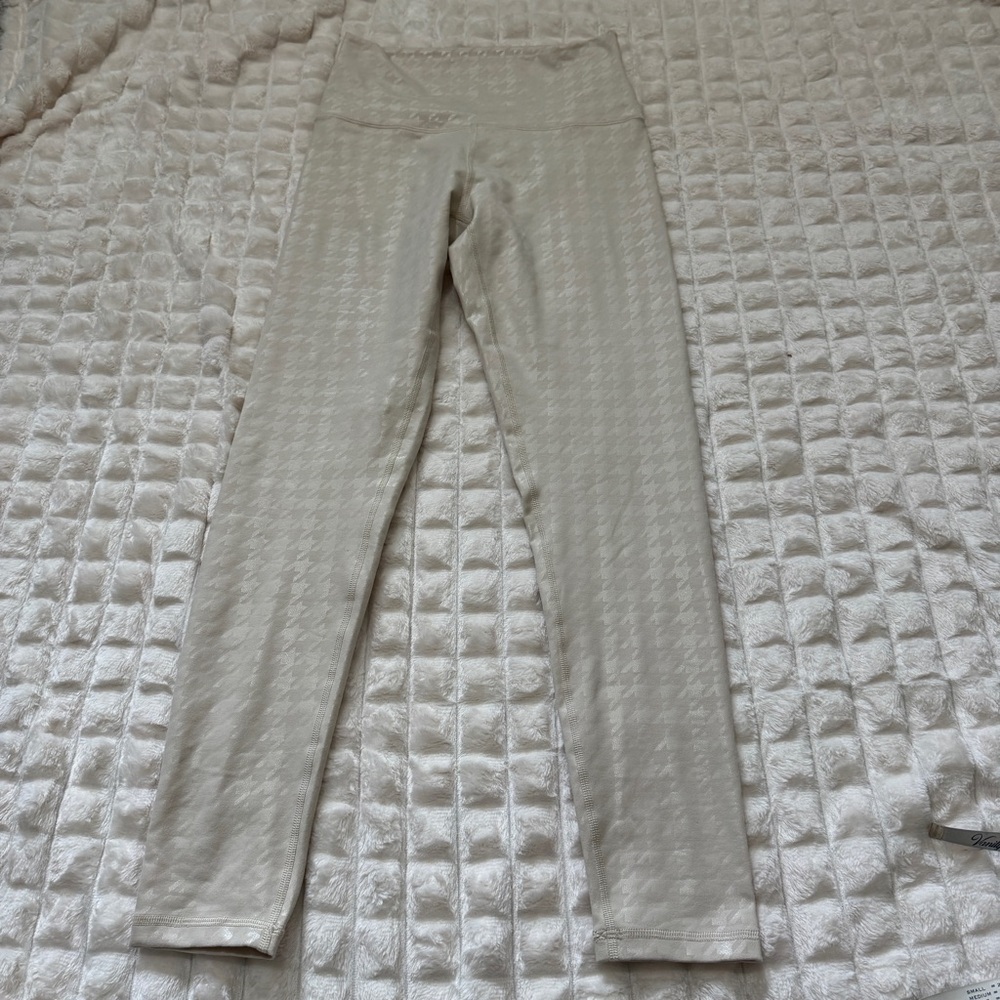 NEW Aerie Offline Medium Cream Houndstooth Ankle Leggings - Picture 2 of 11